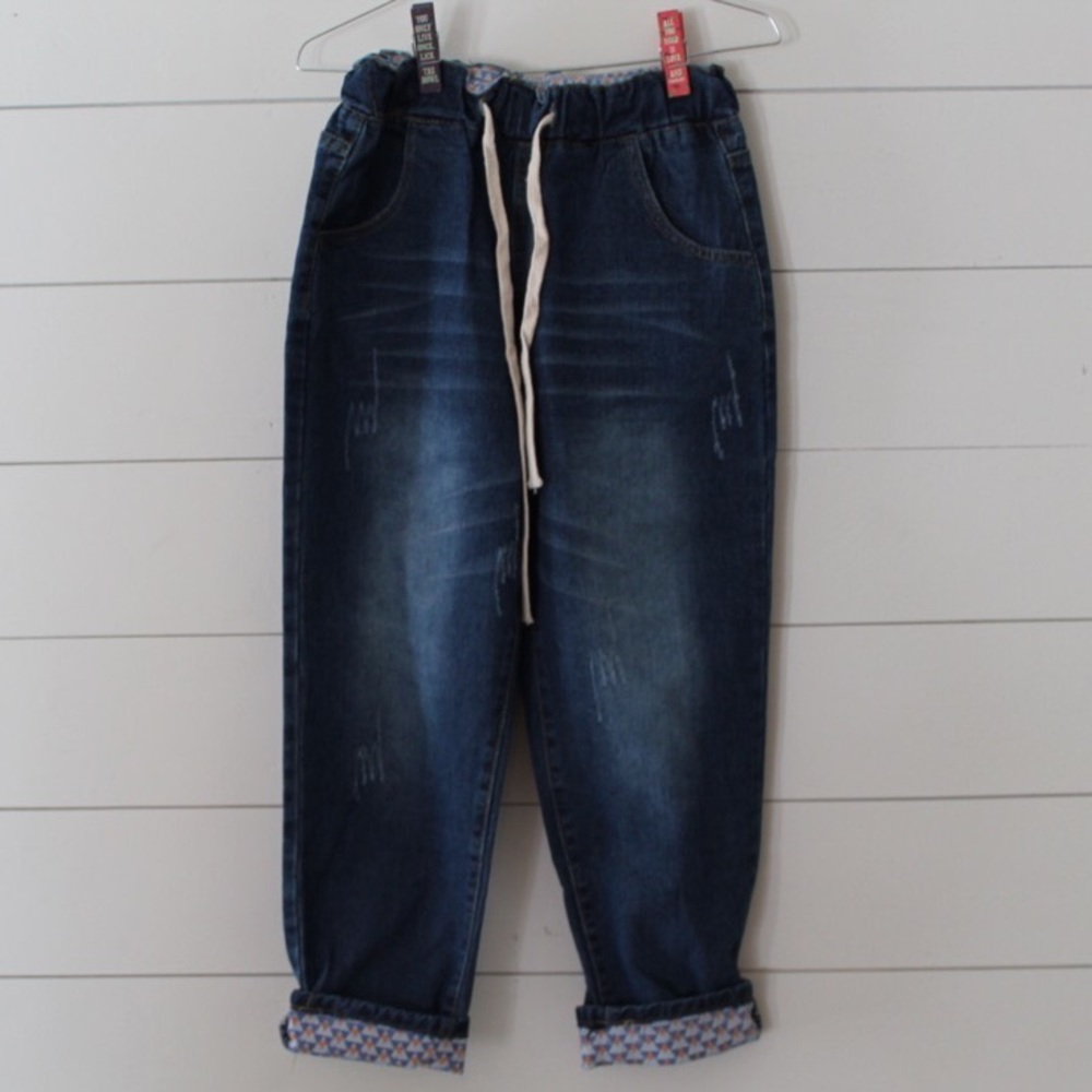 Loose fit distressed jeans